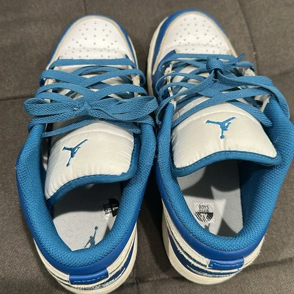 Air Jordan 1 Low SE size 7Y - Picture 3 of 6